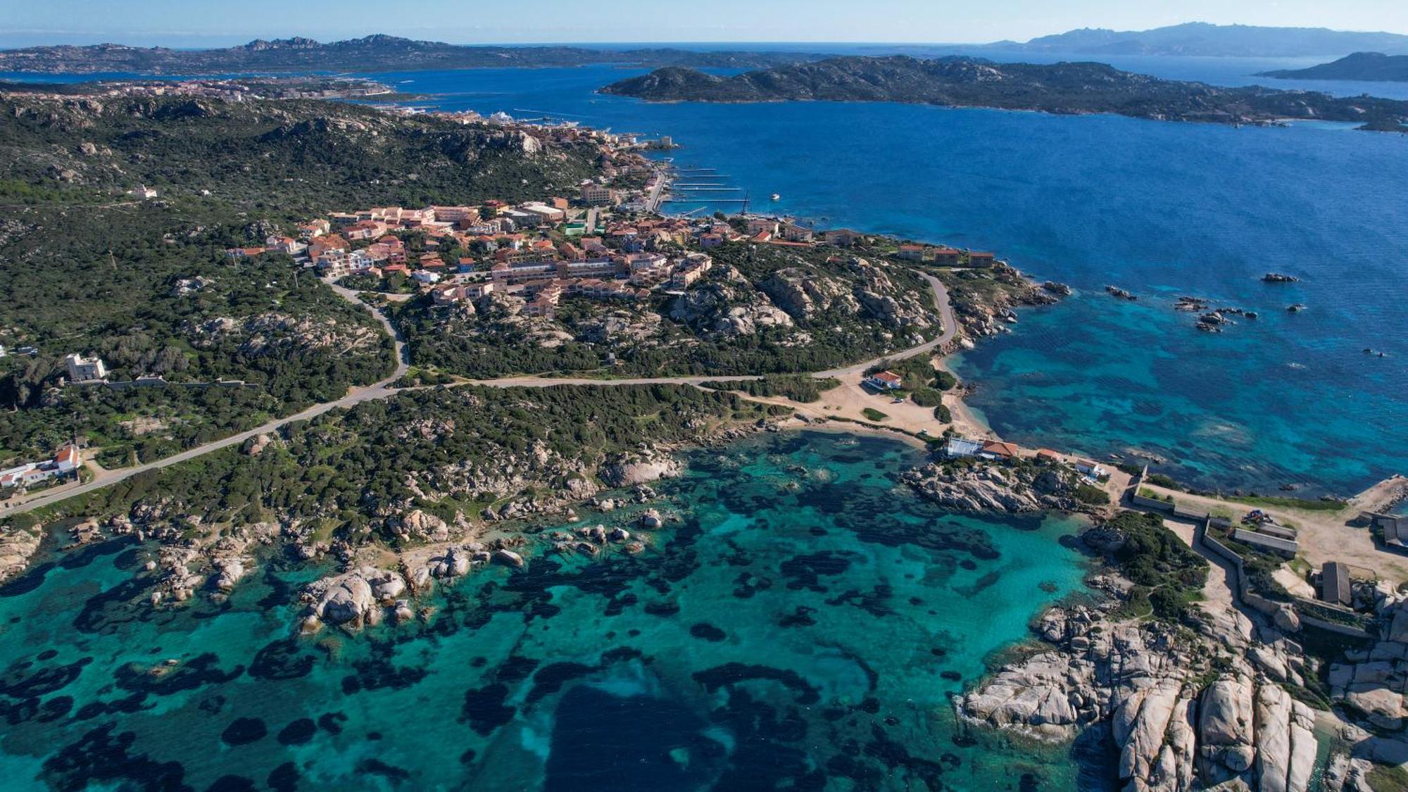 A Punta Tegge Il Mare La Spiaggia Il Tramonto Villa La Maddalena  Eksteriør billede